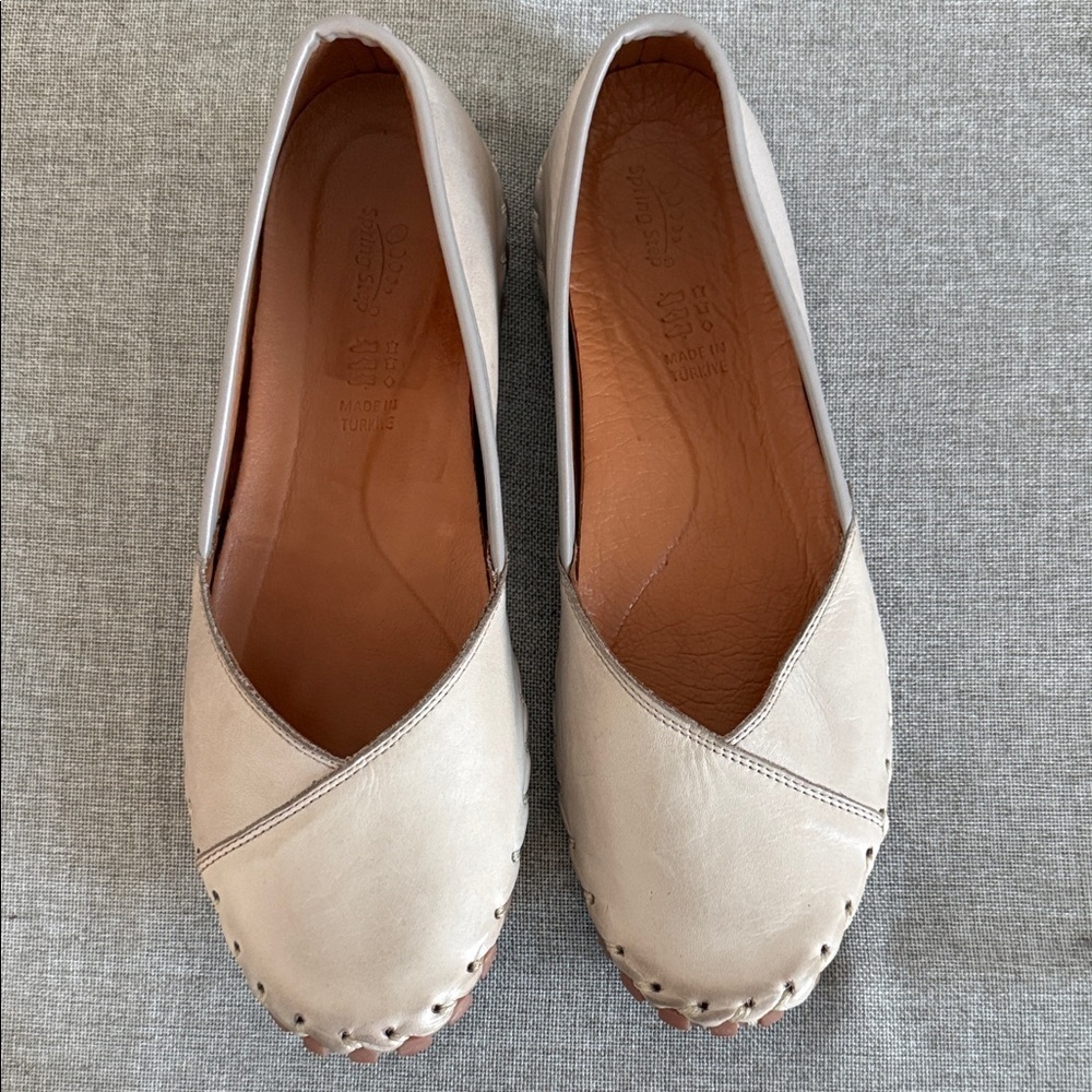 Spring Step Neutral Cream Slip-On Leather Flats